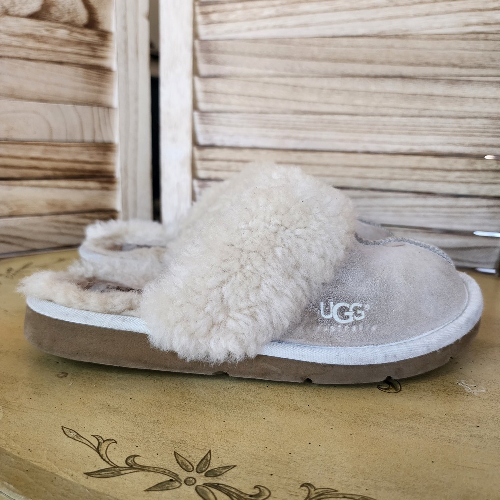 UGG Australia Sz 6 Cream Suede Shearling Scuffette Slippers Comfort Fall Winter